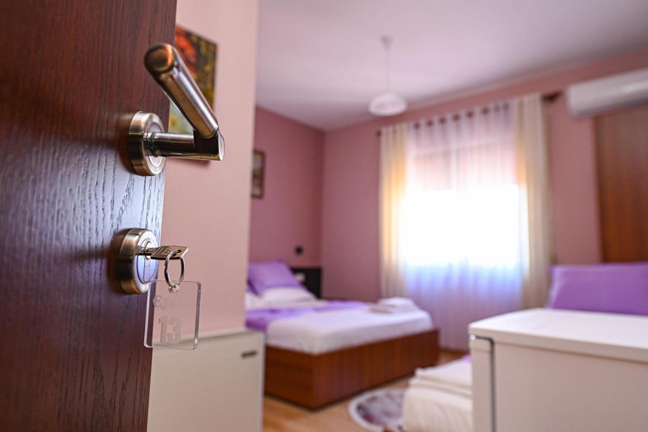 Hotel Epoka Shkodër Esterno foto