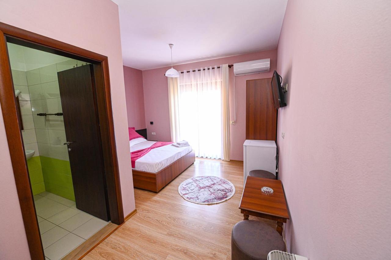 Hotel Epoka Shkodër Esterno foto