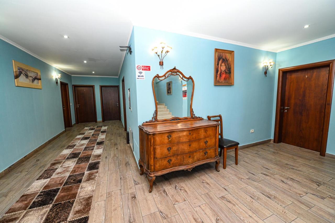 Hotel Epoka Shkodër Esterno foto