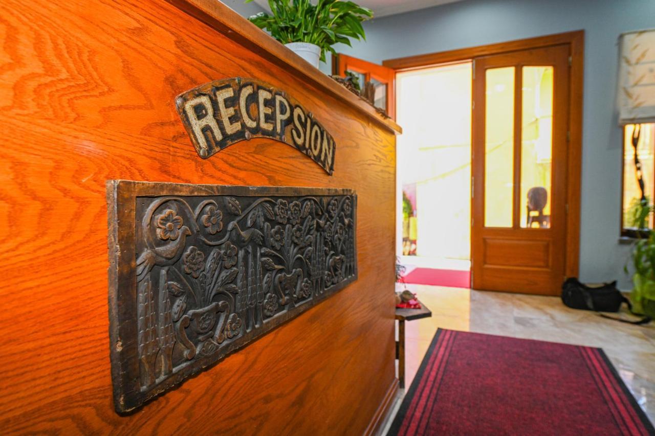Hotel Epoka Shkodër Esterno foto