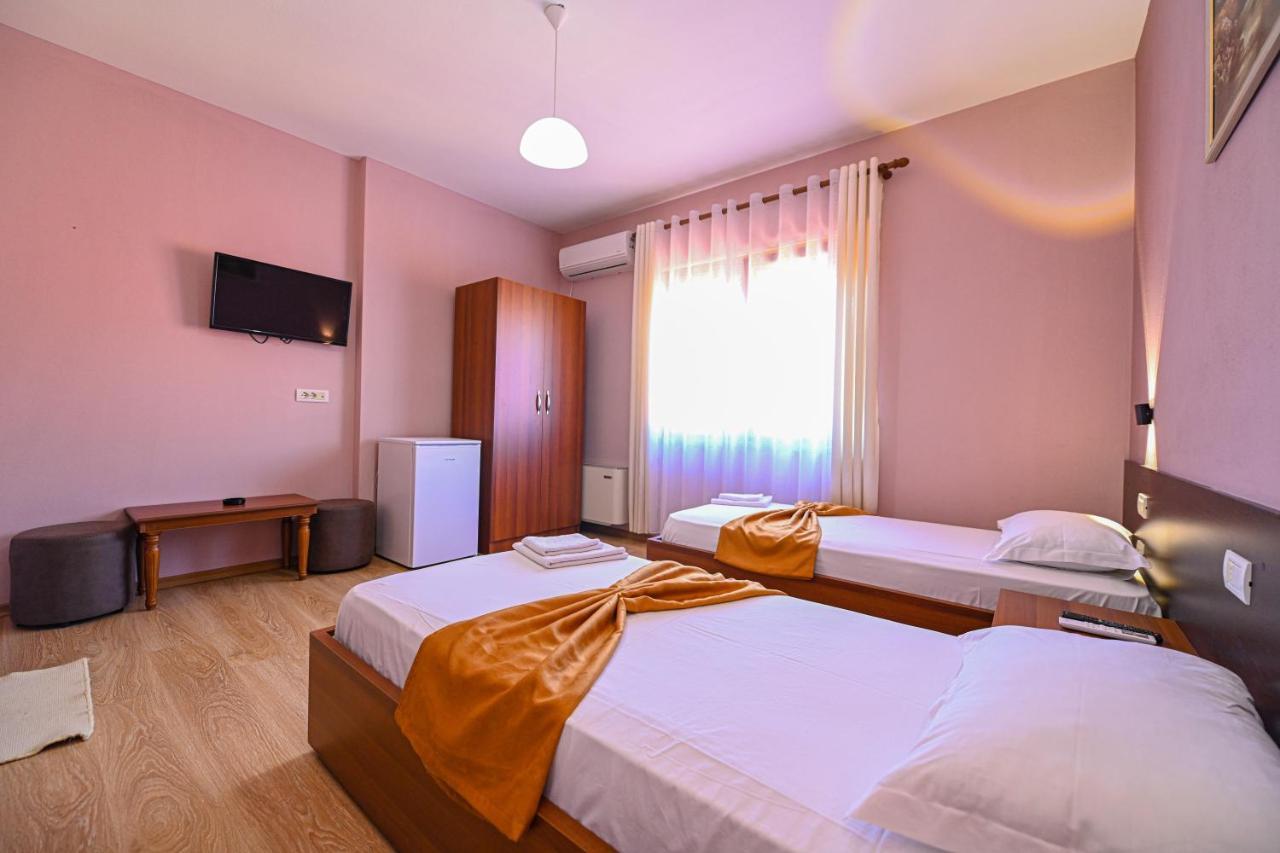 Hotel Epoka Shkodër Esterno foto